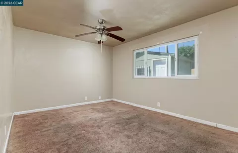Bedroom - 154 Radcliffe Dr, Vallejo, CA 94589 photo 4 of 5