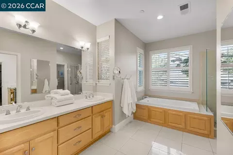 Bath - 11183 Brittany Ln, Dublin, CA 94568 photo 1 of 5