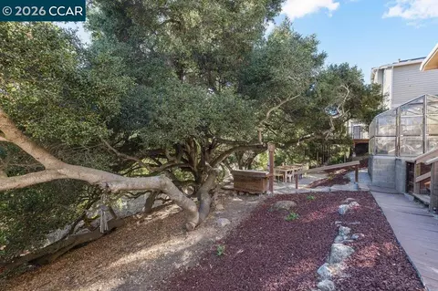 Exterior - 11183 Brittany Ln, Dublin, CA 94568 photo 11 of 17