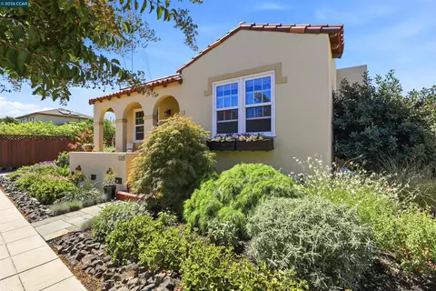 Exterior - 270 E 15th, Pittsburg, CA 94565 photo 5 of 11