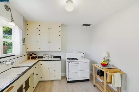 Kitchen - 270 E 15th, Pittsburg, CA 94565 photo 1 of 2