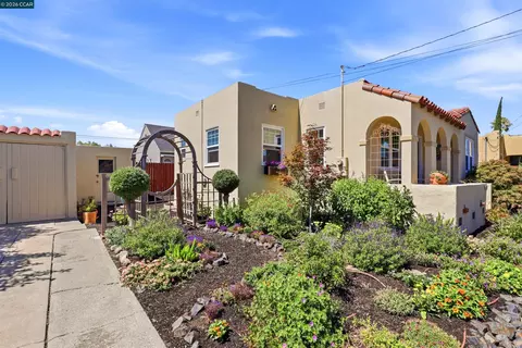 Exterior - 270 E 15th, Pittsburg, CA 94565 photo 4 of 11