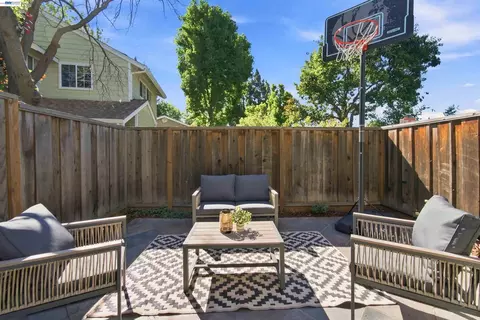 Exterior - 201 Ada Ave #6, Mountain View, CA 94043 photo 5 of 10