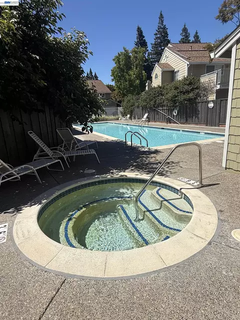 Exterior - 201 Ada Ave #6, Mountain View, CA 94043 photo 10 of 10