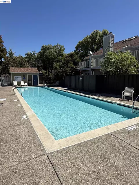 Exterior - 201 Ada Ave #6, Mountain View, CA 94043 photo 9 of 10
