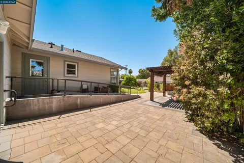 Exterior - 3644 Walnut Ave, Concord, CA 94519 photo 8 of 12