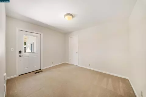 Bedroom - 3644 Walnut Ave, Concord, CA 94519 photo 2 of 6