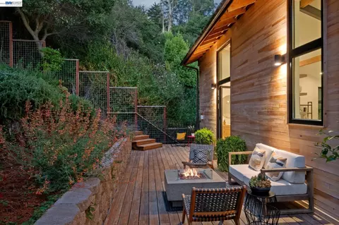 Exterior - 8 Maybeck Twin Dr, Berkeley, CA 94708 photo 4 of 16