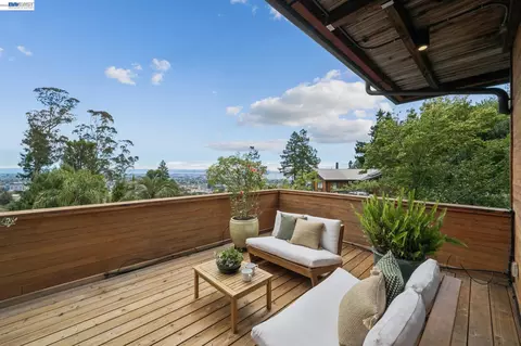 Exterior - 8 Maybeck Twin Dr, Berkeley, CA 94708 photo 6 of 16