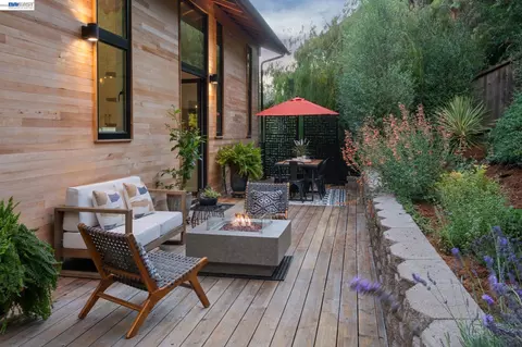 Exterior - 8 Maybeck Twin Dr, Berkeley, CA 94708 photo 12 of 16