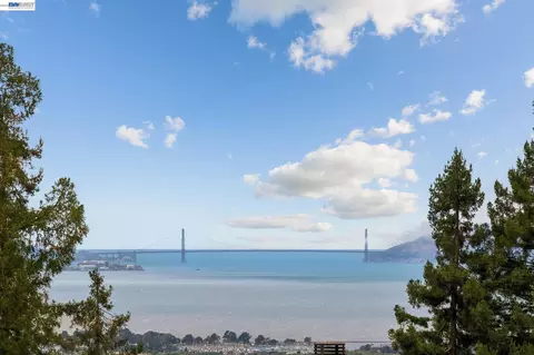 View/Area - 8 Maybeck Twin Dr, Berkeley, CA 94708 photo 2 of 5