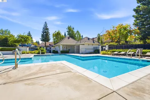Exterior - 310 Sunset Dr, Danville, CA 94506 photo 6 of 11