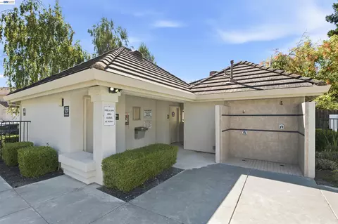 Exterior - 310 Sunset Dr, Danville, CA 94506 photo 8 of 11
