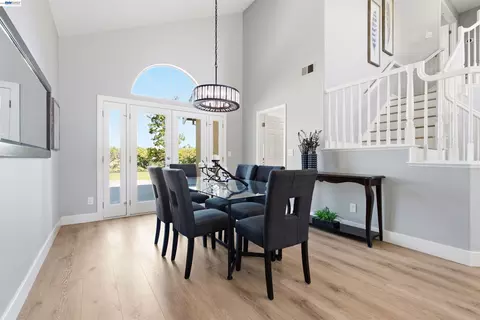 Dining - 310 Sunset Dr, Danville, CA 94506 photo 1 of 2