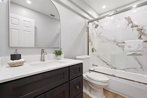 Bath - 310 Sunset Dr, Danville, CA 94506 photo 3 of 4
