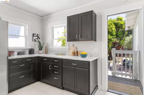 Kitchen - 1644 Ashby Ave, Berkeley, CA 94703 photo 4 of 4