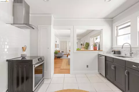 Kitchen - 1644 Ashby Ave, Berkeley, CA 94703 photo 3 of 4