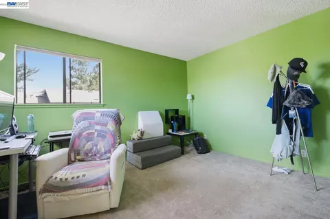 Bedroom - 1701 Calais Ct, Fairview, CA 94541 photo 6 of 8
