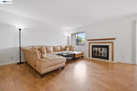 Living - 1701 Calais Ct, Fairview, CA 94541 photo 3 of 4