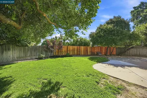 Exterior - 6861 Brighton Dr, Dublin, CA 94568 photo 7 of 10