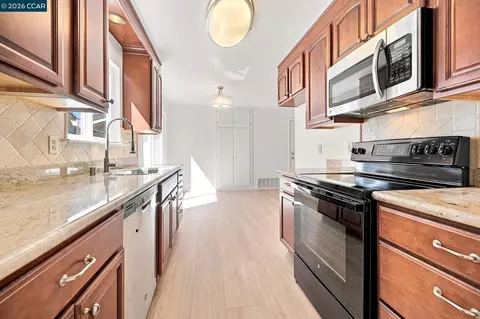 Kitchen - 6861 Brighton Dr, Dublin, CA 94568 photo 1 of 3