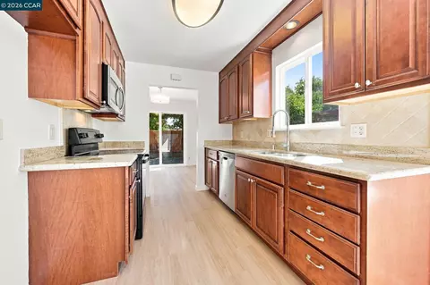 Kitchen - 6861 Brighton Dr, Dublin, CA 94568 photo 2 of 3