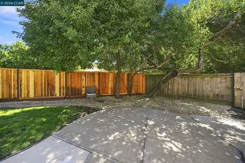 Exterior - 6861 Brighton Dr, Dublin, CA 94568 photo 5 of 10