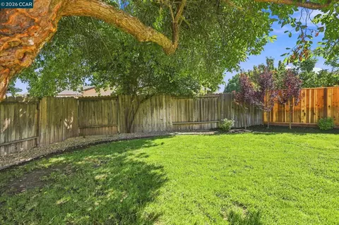 Exterior - 6861 Brighton Dr, Dublin, CA 94568 photo 8 of 10