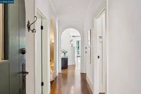 Entry Way - 2388 Vine St, Berkeley, CA 94708 photo 1 of 3