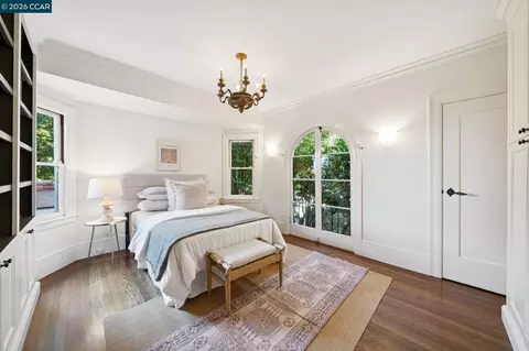 Bedroom - 2388 Vine St, Berkeley, CA 94708 photo 4 of 4
