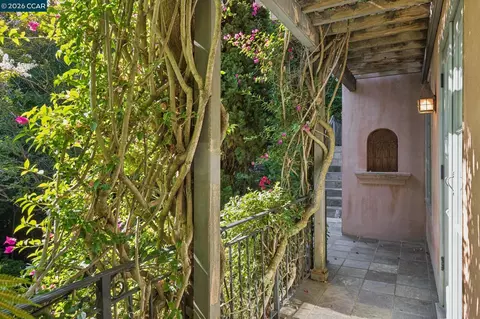 Exterior - 2388 Vine St, Berkeley, CA 94708 photo 6 of 16