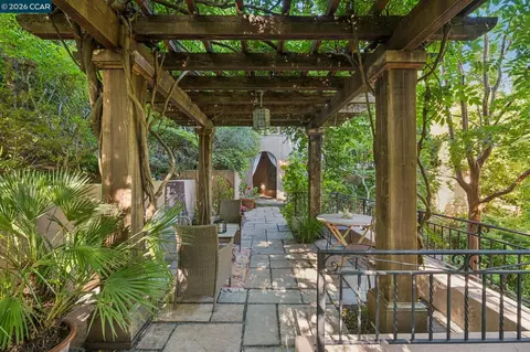 Exterior - 2388 Vine St, Berkeley, CA 94708 photo 11 of 16