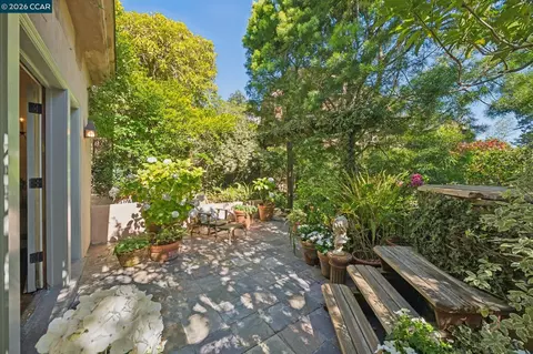 Exterior - 2388 Vine St, Berkeley, CA 94708 photo 5 of 16