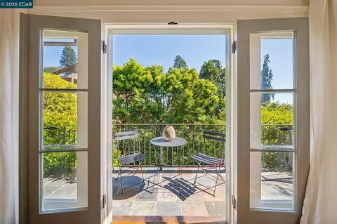 Entry Way - 2388 Vine St, Berkeley, CA 94708 photo 3 of 3