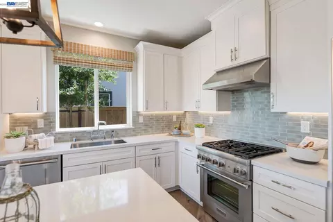 Kitchen - 1049 Briar Ct, Manteca, CA 95336 photo 1 of 3