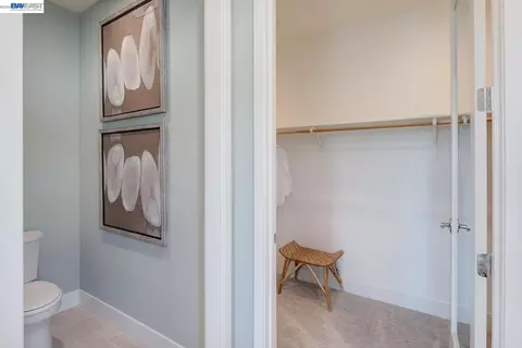 Entry Way - 1049 Briar Ct, Manteca, CA 95336 photo 5 of 5