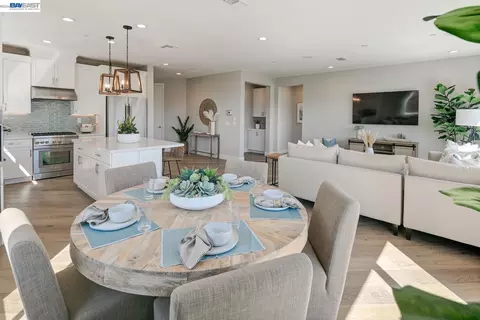 Dining - 1049 Briar Ct, Manteca, CA 95336 photo 2 of 2