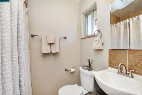 Bath - 513 Gerard Dr, Lodi, CA 95242 photo 1 of 2