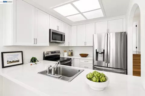 Kitchen - 526 Arbor Way, Milpitas, CA 95035 photo 2 of 4