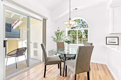 Dining - 526 Arbor Way, Milpitas, CA 95035 photo 1 of 1