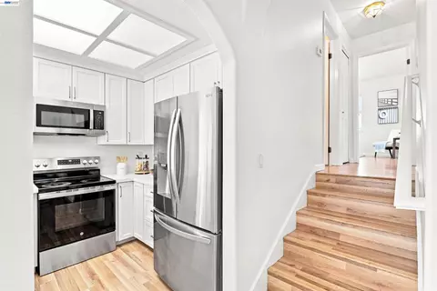 Entry Way - 526 Arbor Way, Milpitas, CA 95035 photo 1 of 1
