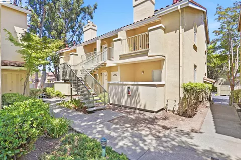 Exterior - 526 Arbor Way, Milpitas, CA 95035 photo 2 of 9