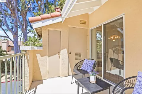 Exterior - 526 Arbor Way, Milpitas, CA 95035 photo 1 of 9