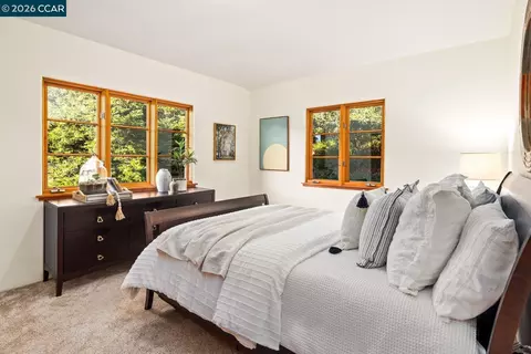 Bedroom - 7174 Norfolk Rd, Berkeley, CA 94705 photo 2 of 4