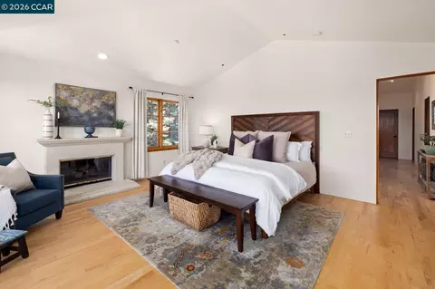 Bedroom - 7174 Norfolk Rd, Berkeley, CA 94705 photo 3 of 6