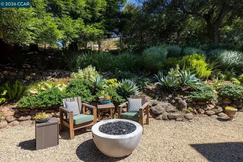 Exterior - 7174 Norfolk Rd, Berkeley, CA 94705 photo 4 of 9
