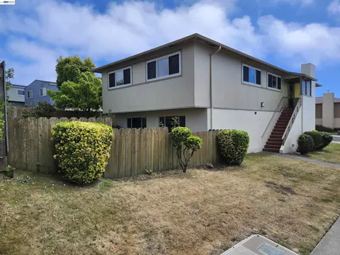 Exterior - 110 Sunshine Dr, Pacifica, CA 94044 photo 6 of 9