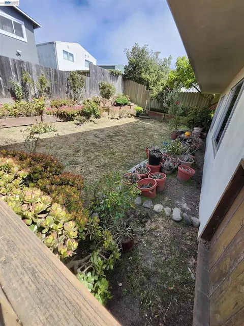 Exterior - 110 Sunshine Dr, Pacifica, CA 94044 photo 9 of 9