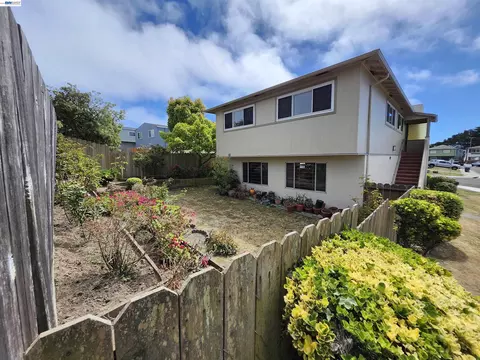 Exterior - 110 Sunshine Dr, Pacifica, CA 94044 photo 7 of 9