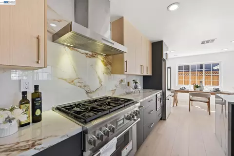 Kitchen - 38465 Blacow Rd, Fremont, CA 94536 photo 5 of 5